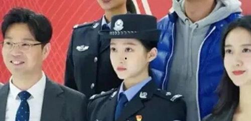 新式警服爆料视频播放,时尚与实用的完美结合  第2张